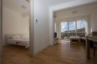 Апартаменты Apartment Anja Свети-Стефан Апартаменты с 2 спальнями-12